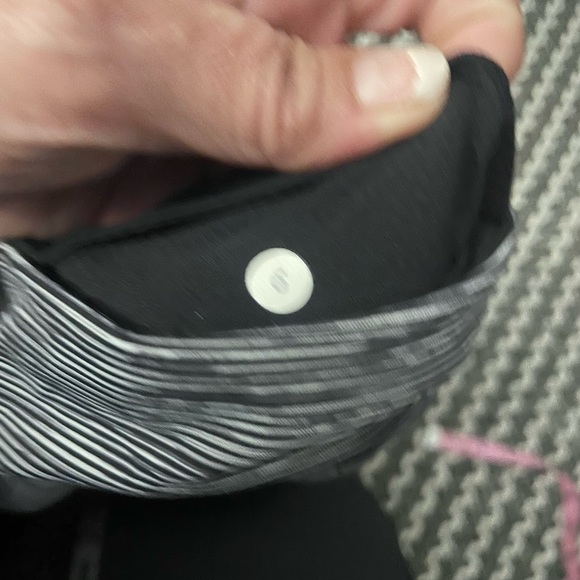 Lululemon Inspire Crop -6 - Picture 6 of 10